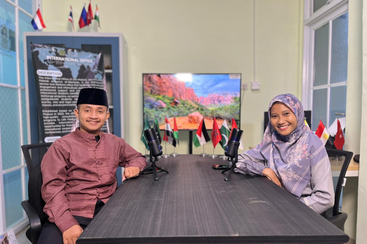 PBA UIN Madura Gelar Podcast Edukatif “RECAP”: Ruang Inspirasi Riset dan Pengabdian bagi Mahasiswa