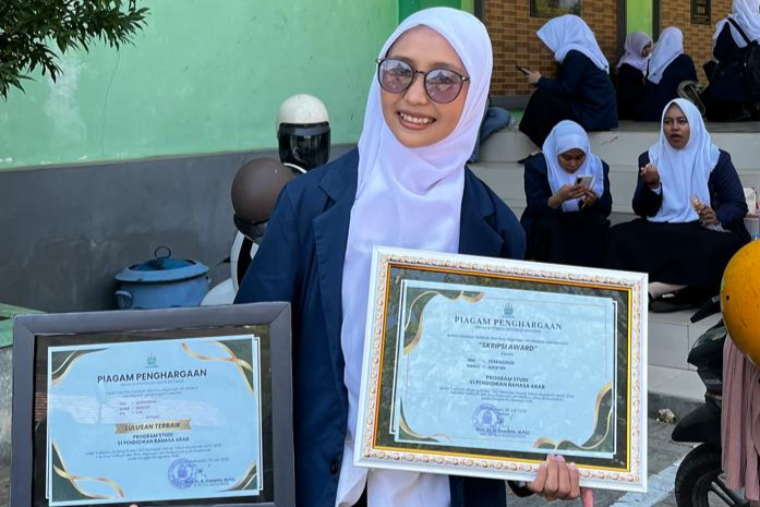 Naqi'ah Dinobatkan sebagai Lulusan Terbaik PBA dan Peraih Skripsi Award pada Yudisium FTIK UIN Madura